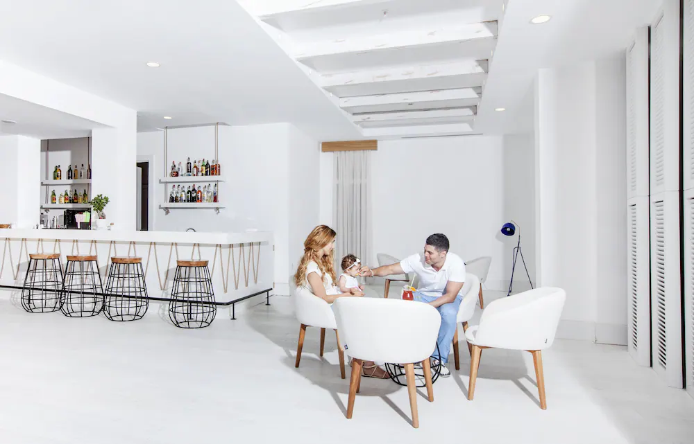 Lobby lounge