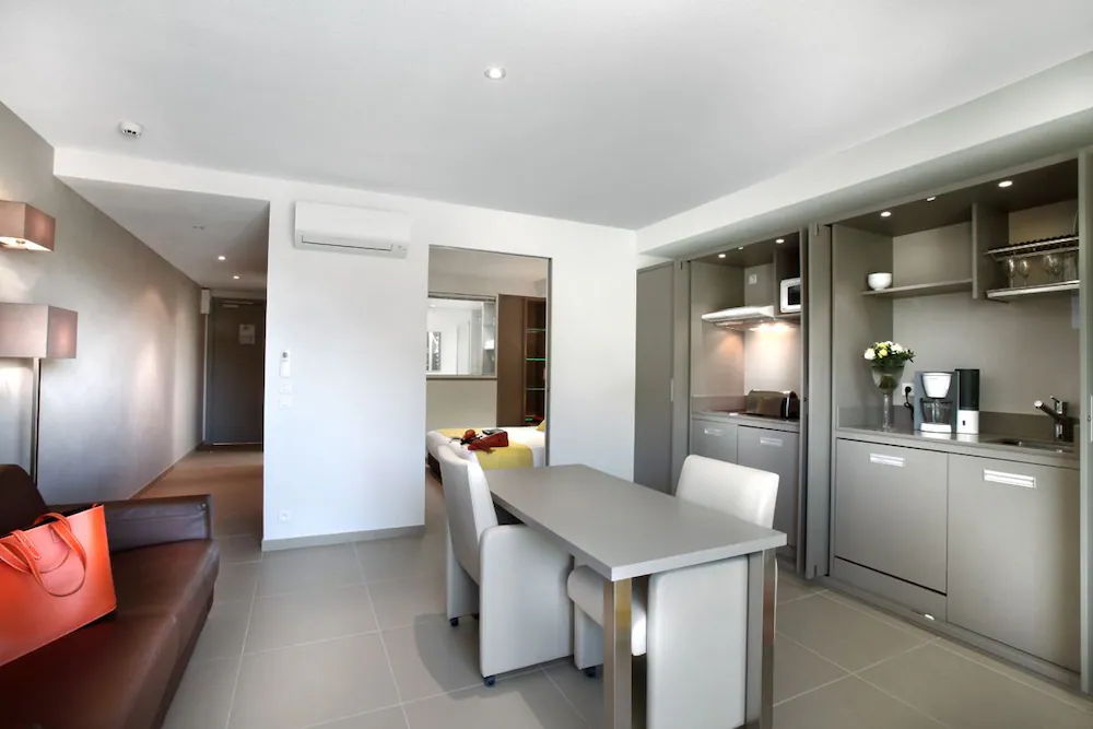Private kitchenette