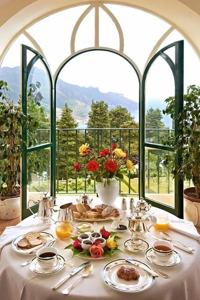 Breakfast area