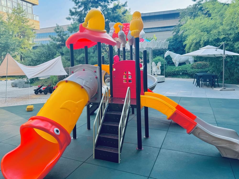 Children's play area - outdoor