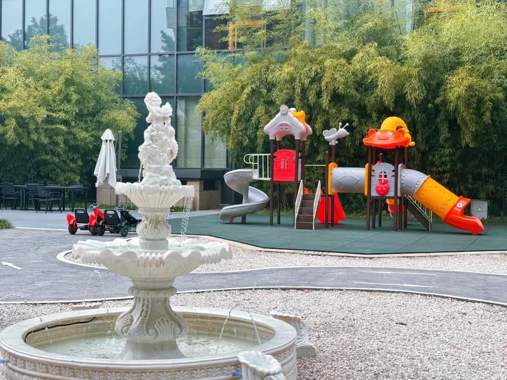 Children's play area - outdoor