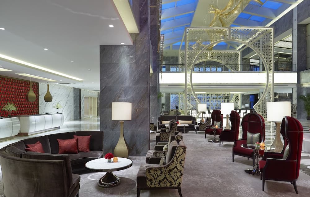 Lobby lounge