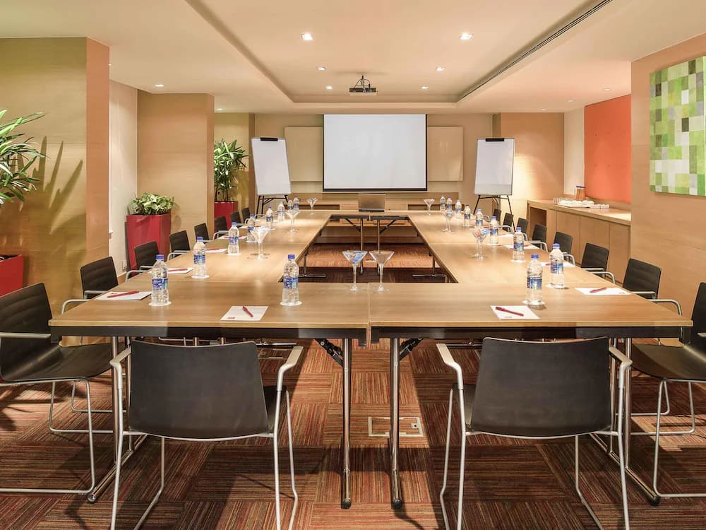 Meeting facility
