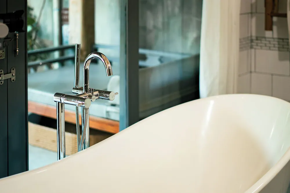 Portable bathtub seat