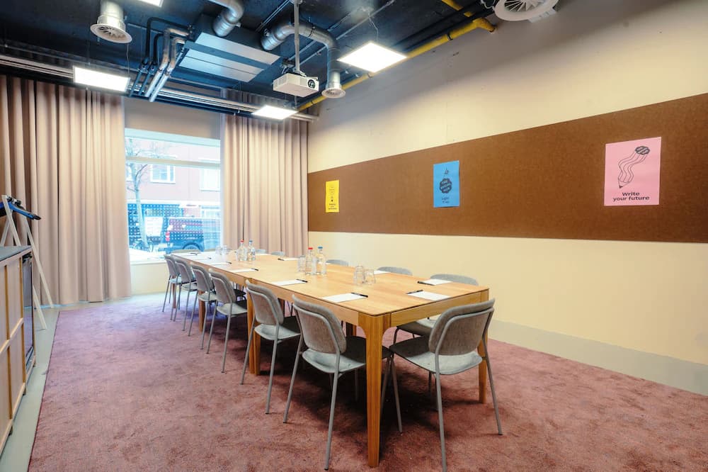 Meeting facility