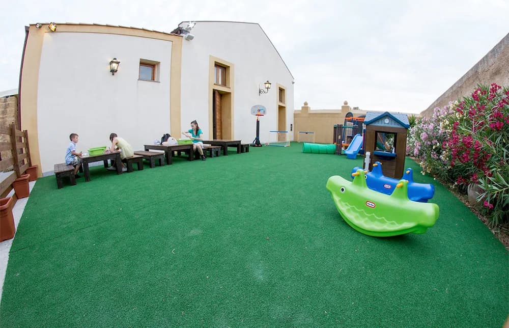 Children's play area - outdoor