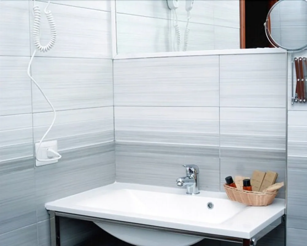 Bathroom sink