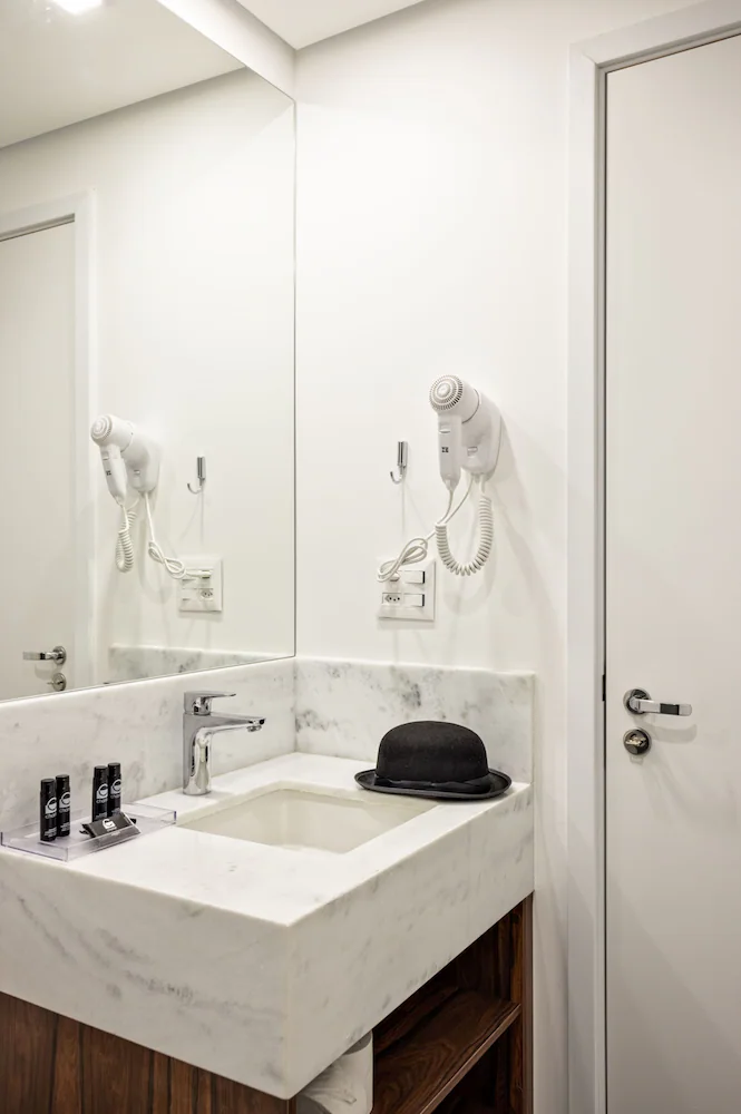 Bathroom amenities