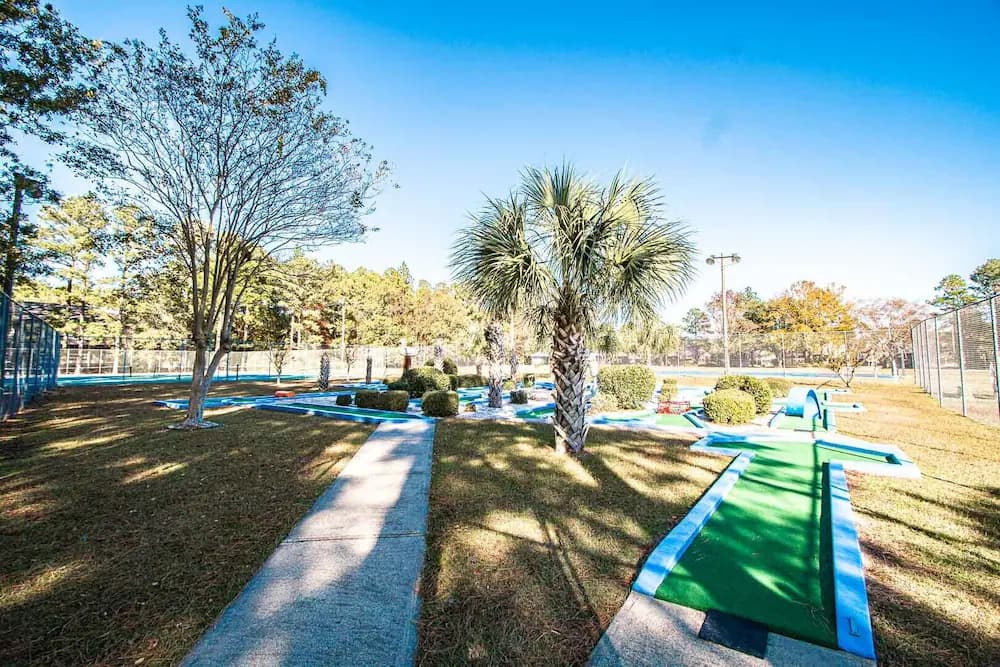 Mini-golf