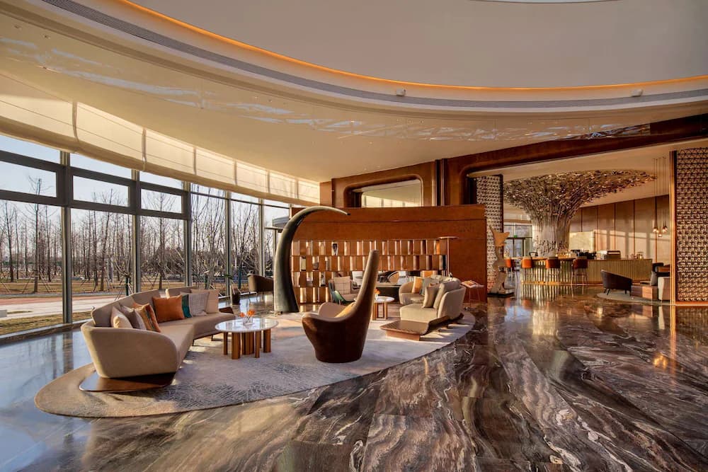 Lobby lounge