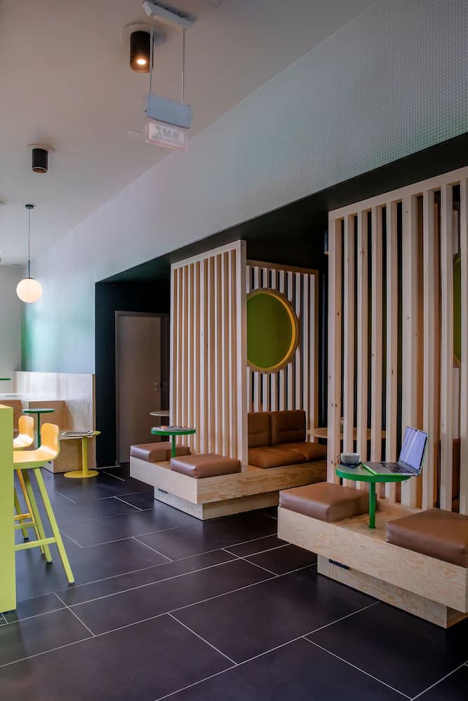 Lobby lounge