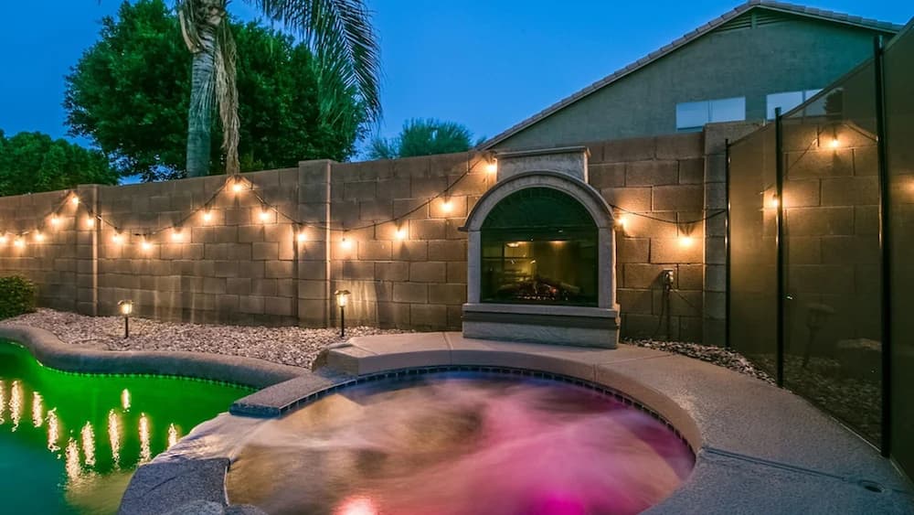 Outdoor spa tub