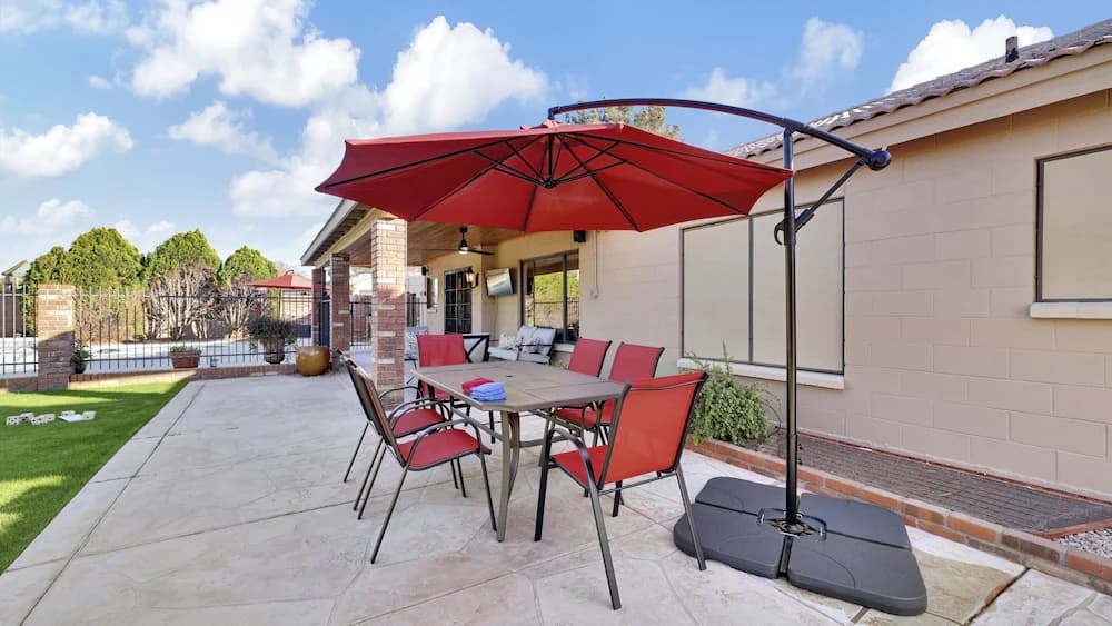 Outdoor dining