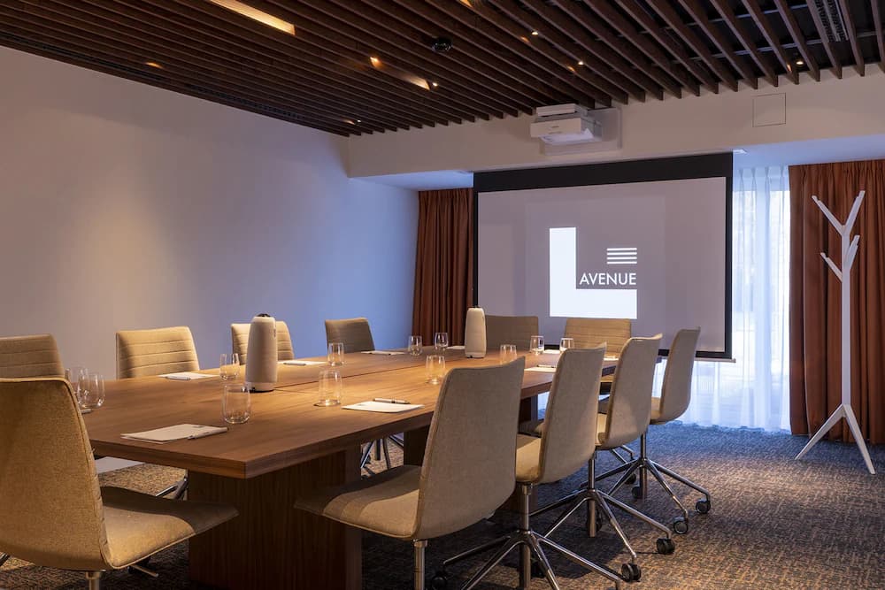 Meeting facility