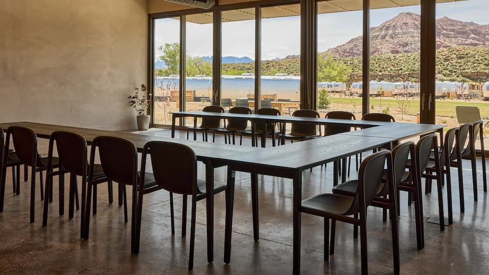 Meeting facility