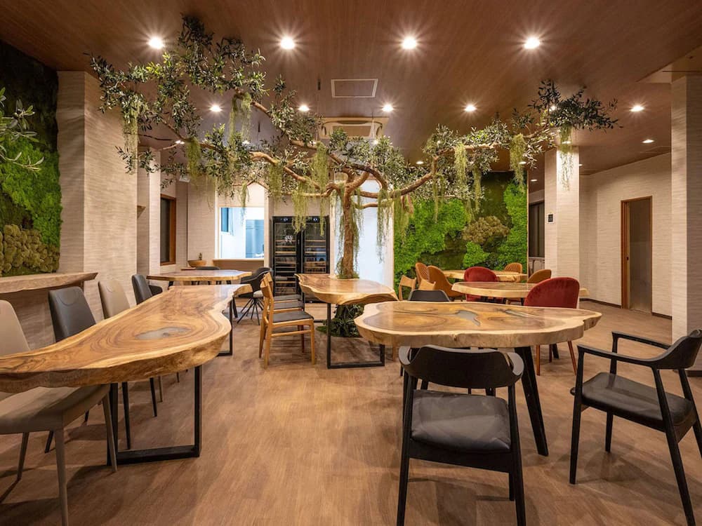 Lobby lounge