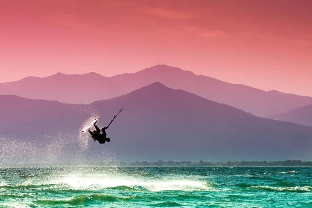 Surfing/boogie boarding