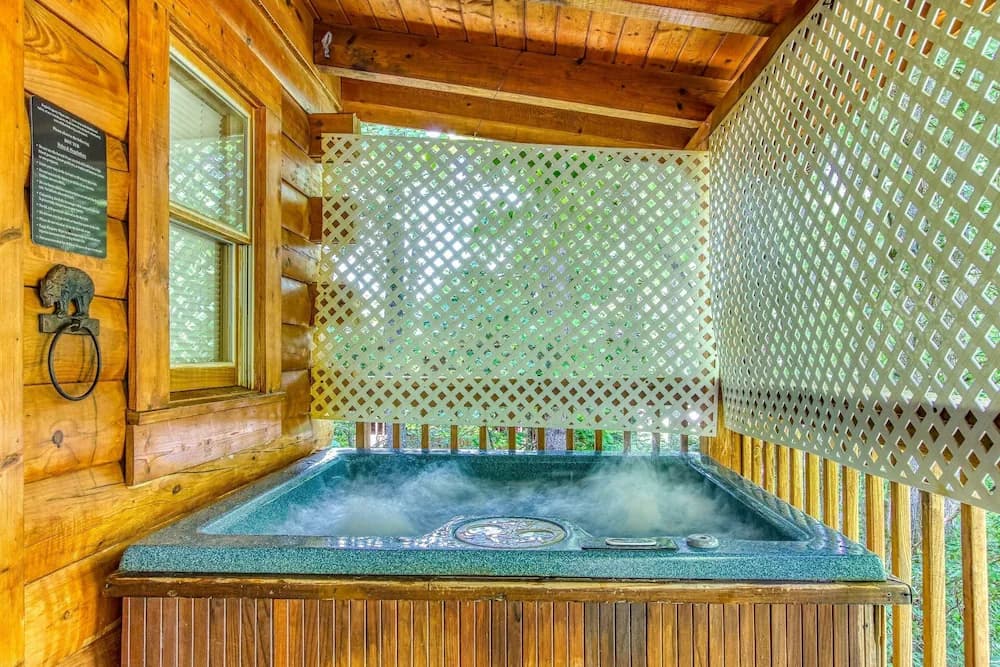 Indoor spa tub