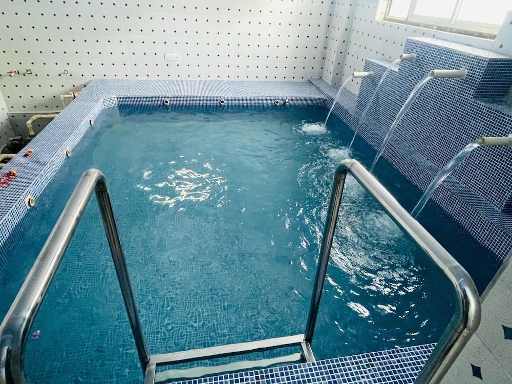 Pool waterfall