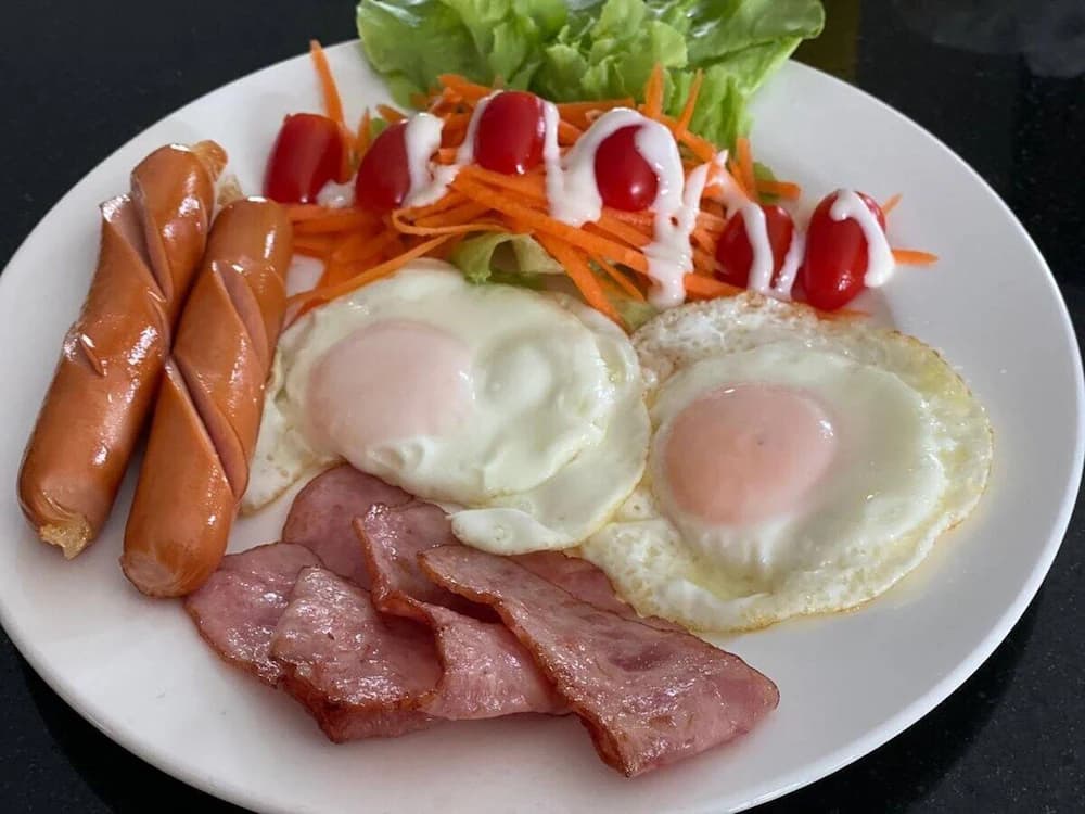 Breakfast meal
