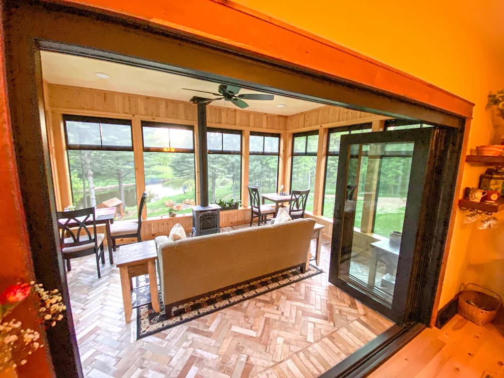Breakfast area
