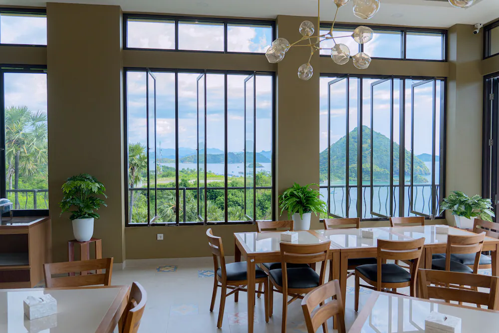 Breakfast area