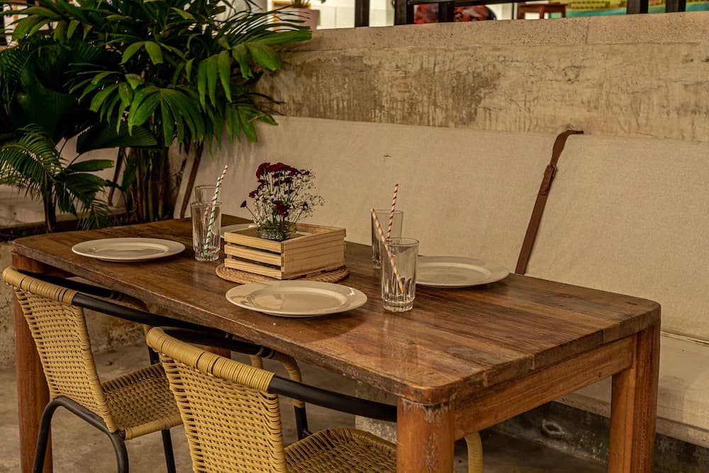 Outdoor dining