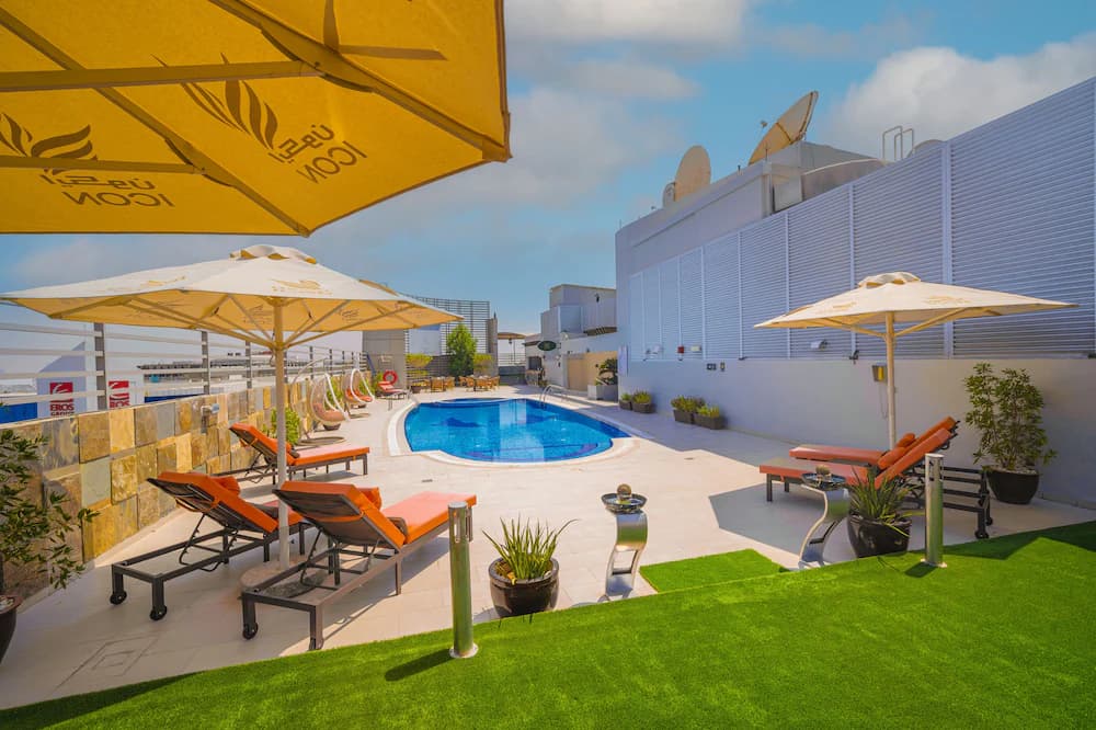 Rooftop pool