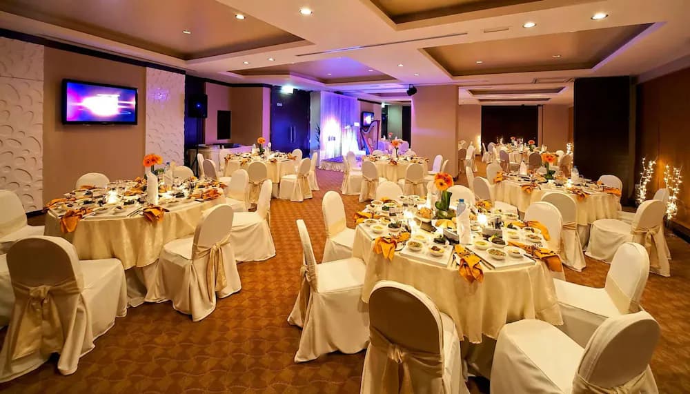Banquet hall