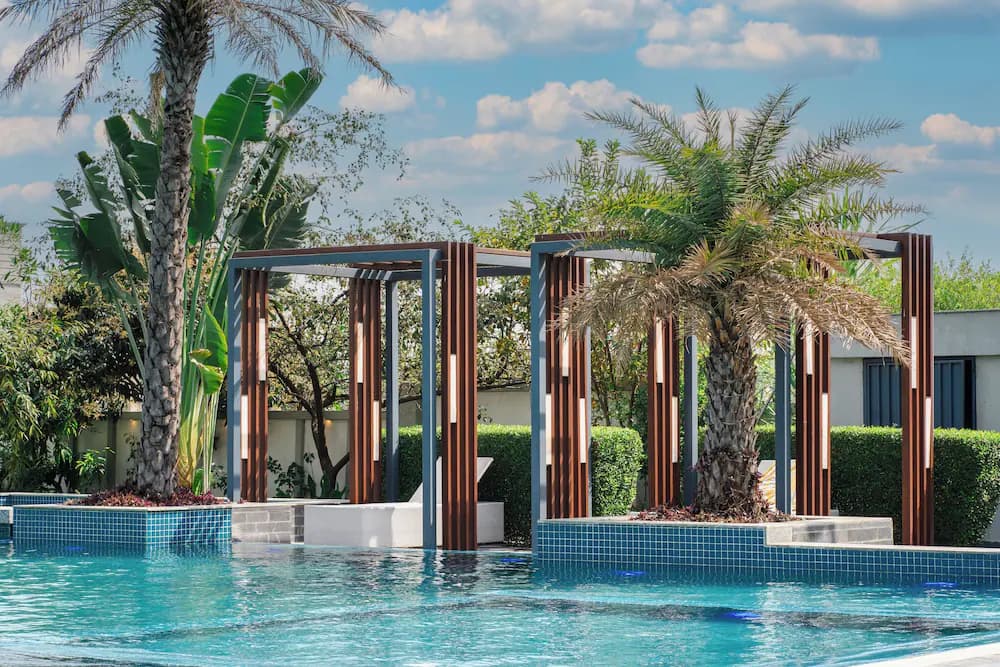 Infinity pool
