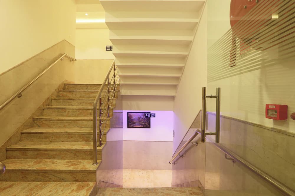 Handrails in stairways