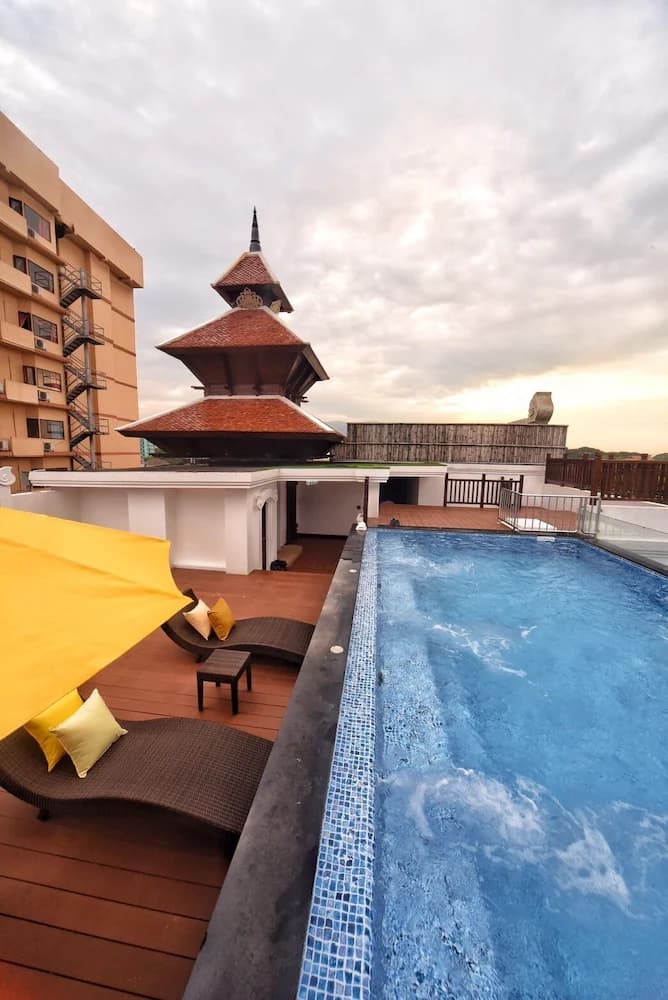 Rooftop pool