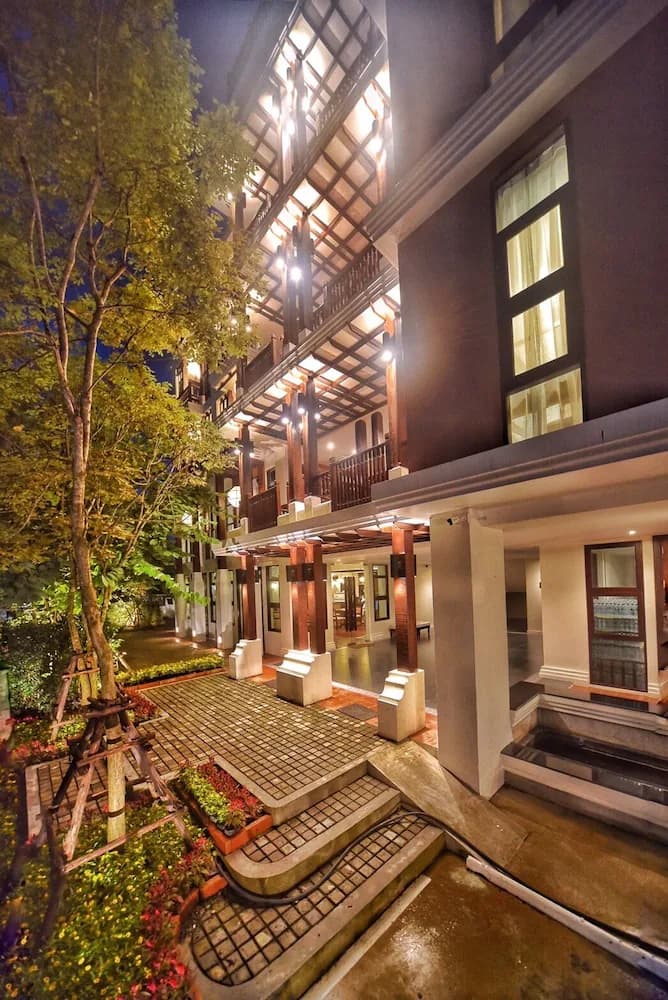 Front of property - evening/night