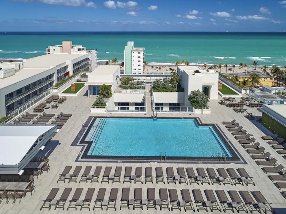 Rooftop pool