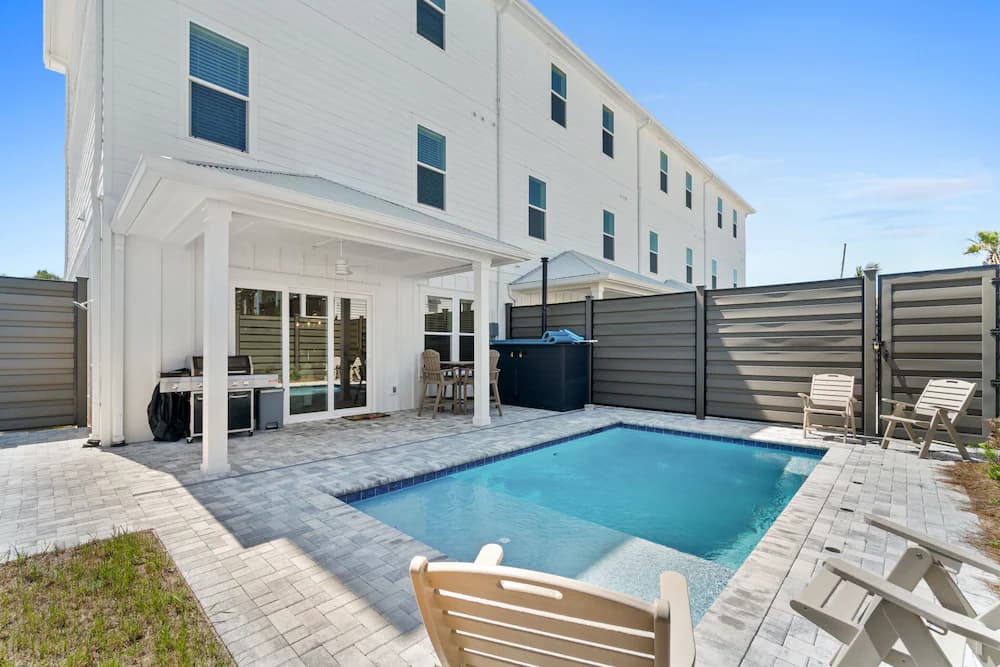 Private pool
