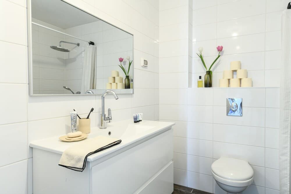 Bathroom sink