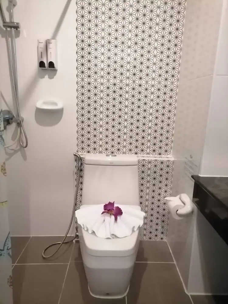 Bathroom amenities