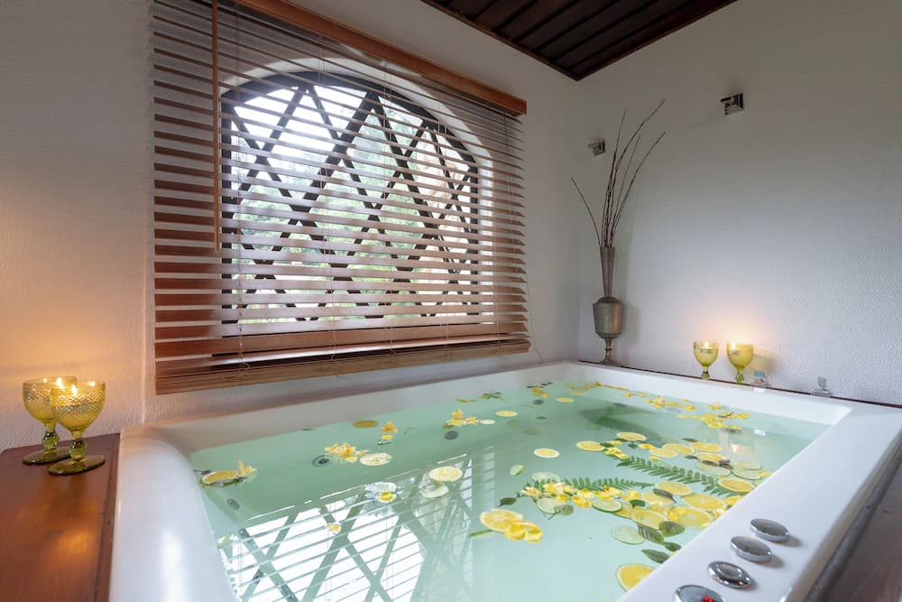 Private spa tub
