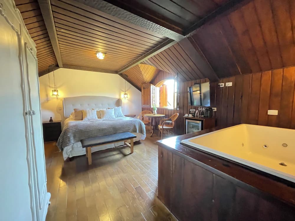 Jetted tub