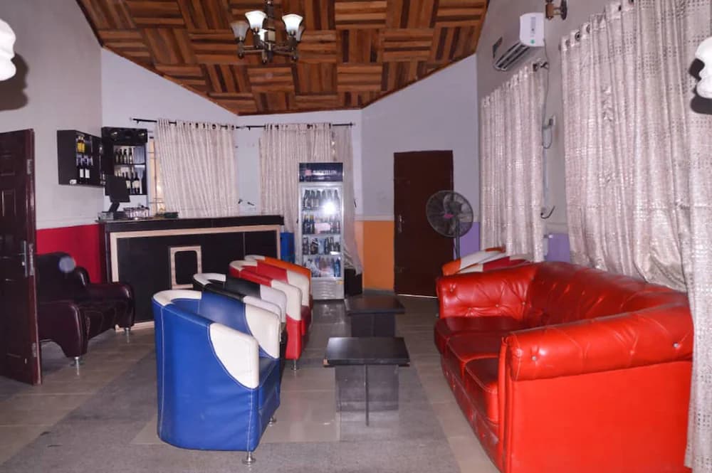 Sports bar