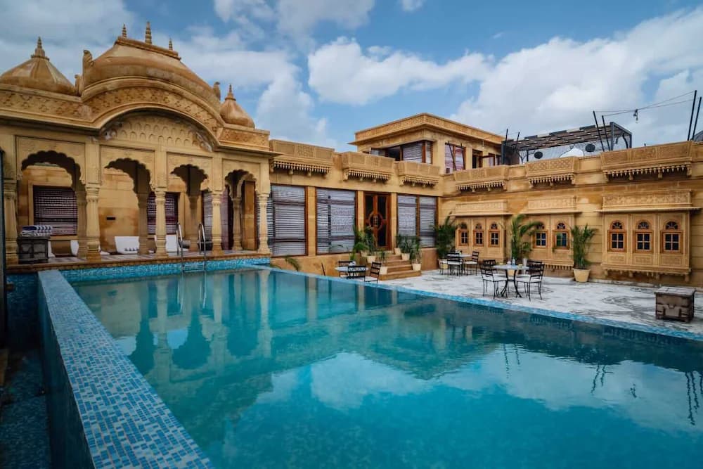 Rooftop pool