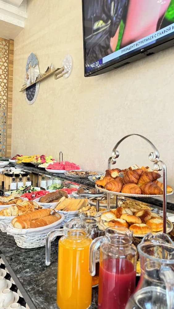 Breakfast buffet